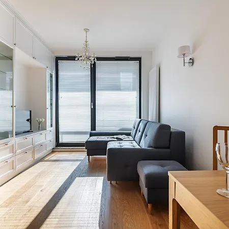 Okecie Lotnisko Lirowa 24 Serviced P&o Daire