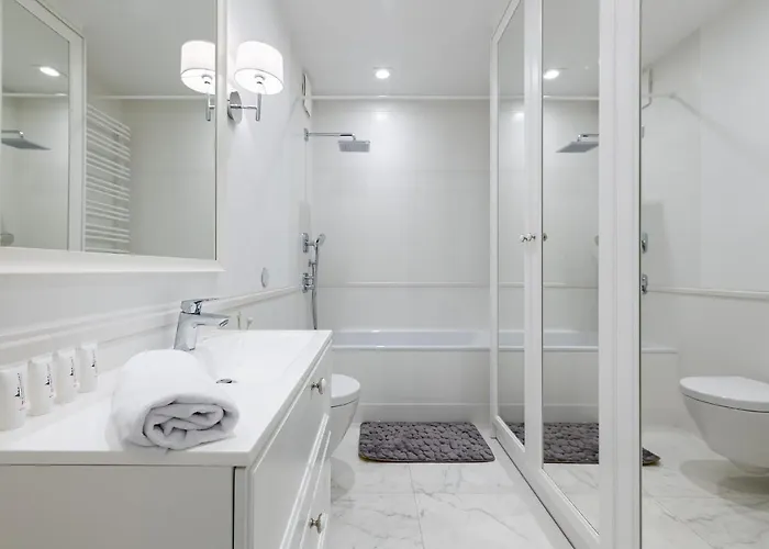 Okęcie Lotnisko Lirowa 24 Serviced P&o