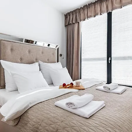 Okecie Lotnisko Lirowa 24 Serviced P&o * Varsovie