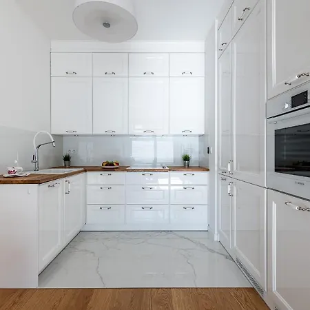 Okecie Lotnisko Lirowa 24 Serviced P&o Varsovie