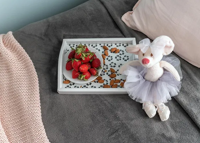 Okecie Lotnisko Lirowa 24 Serviced P&o Appartamento *